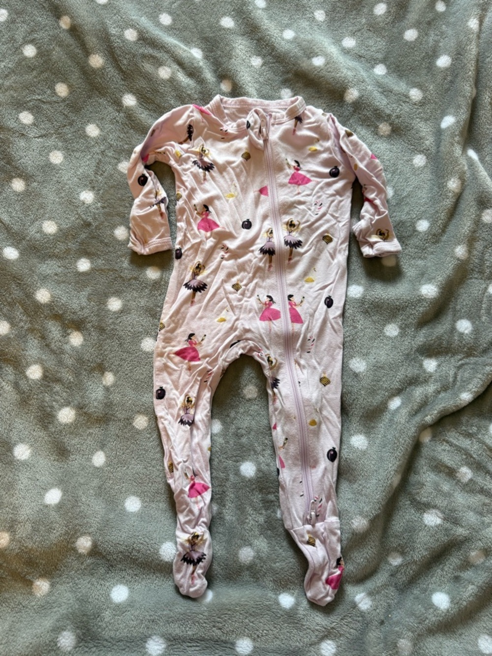 Kyte Baby Sugar Plum Zippered Footie 0-3